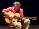 I Muestra de Cultura Catalana en Uruguay  Guiu Cortés, el Niño de la Hipoteca, en concierto